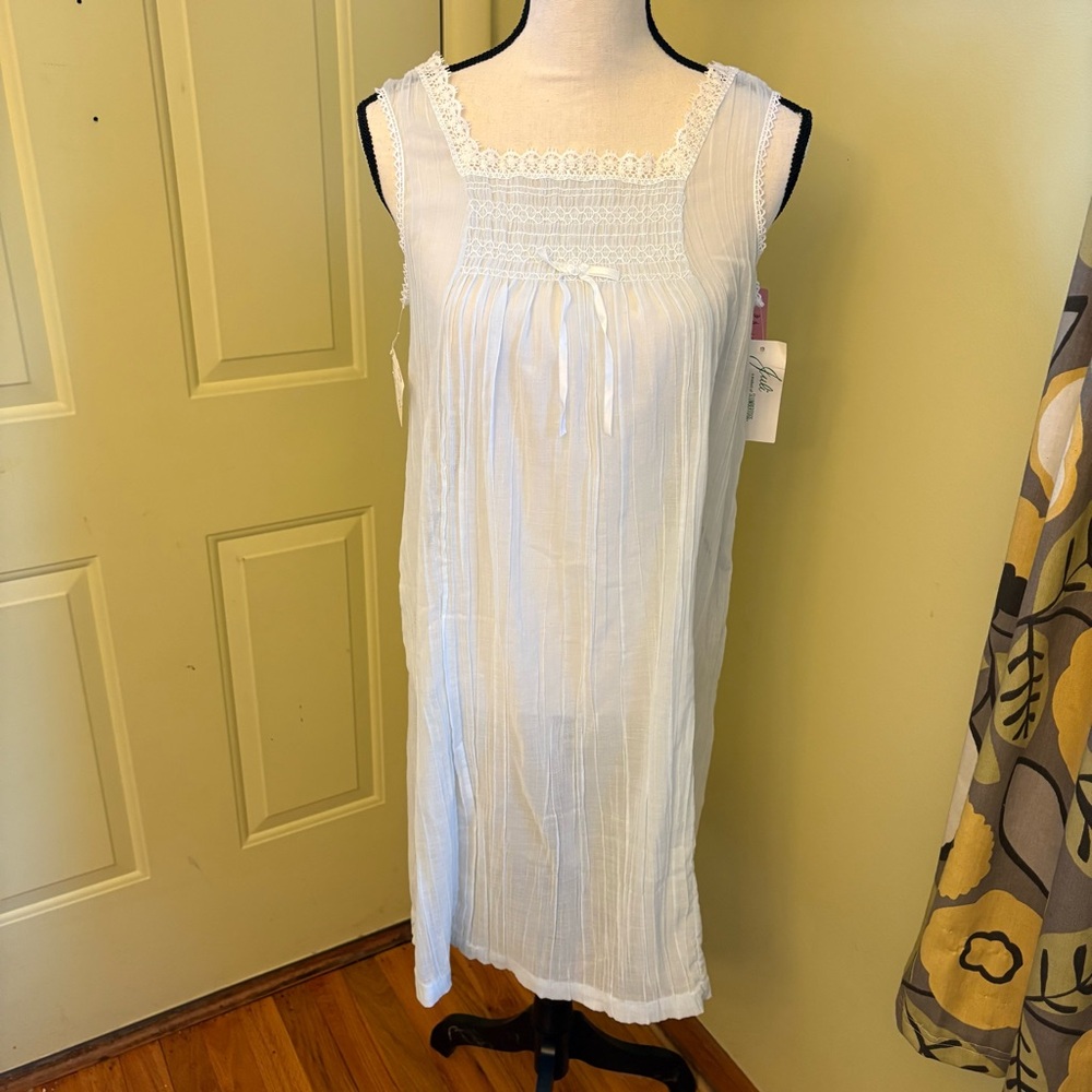 NWT VINTAGE Nightgown